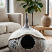 Woodland Acorn Wool Cat Cave Bed